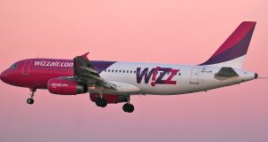 Compania Wizz Air suspendă 3 curse de la Sibiu