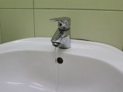 TVA de 9% pentru alimentarea cu apă şi la canalizare | Senatul a aprobat proiectul TVA de 9% pentru serviciile de alimentare cu apă şi de canalizare