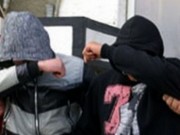 2 tineri de 17, respectiv 22 ani, reținuți pentru tâlhărie calificată