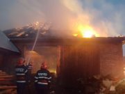 Incendiu azi noapte la Ighișul Nou | Proprietara cu arsuri de gradul II incendiu ighișul nou
