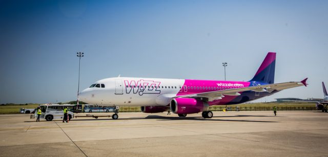 curse noi Wizz Air va suspenda