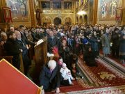 Coronavirus România | Patriarhia recomandă enoriașilor să evite sărutarea icoanelor Patriarhia recomandă enoriașilor să evite sărutarea icoanelor