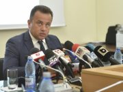 Regulament modificat | Elevii au interzis cu telefoane la ore fara telefoane la ore