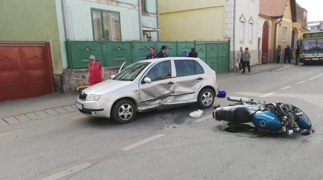 Motociclist în stare critică