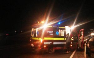 Joi seara s-a produs un accident rutier in localitatea Dumbrăveni, pe str. T. Ciparu. O femeie a fost rănită la cap și transportată la spital.