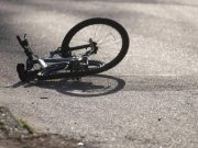 Biciclist rănit după ce a intrat în coliziune cu un autoturism Un minor de 14 ani aflat pe bicicletă