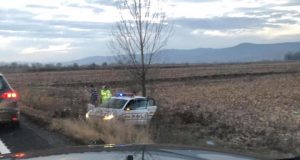 Doi polițiști au fost răniți
