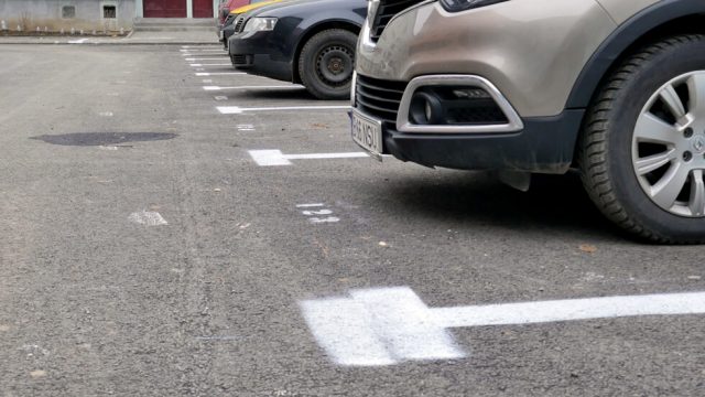 locuri de parcare medias