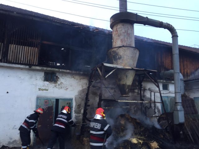 Incendiu la un depozit dezafectat