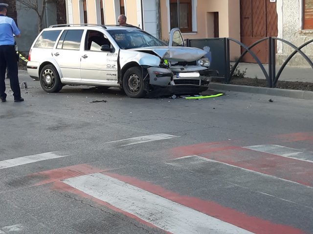 ACCIDENT MIHAI VITEAZUL3 Accident la intersecția străzilor
