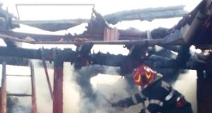 cuprinsă de flăcări la Rășinari