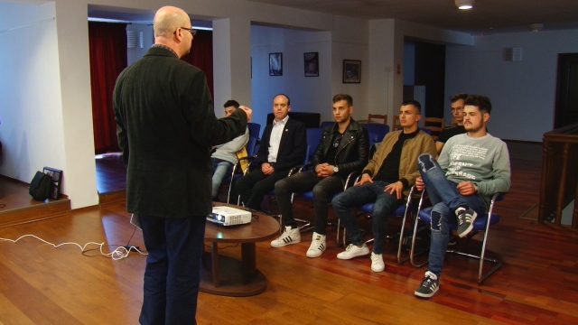 Ziua Mondială a Aviaţiei şi Ziua Cosmonauticii