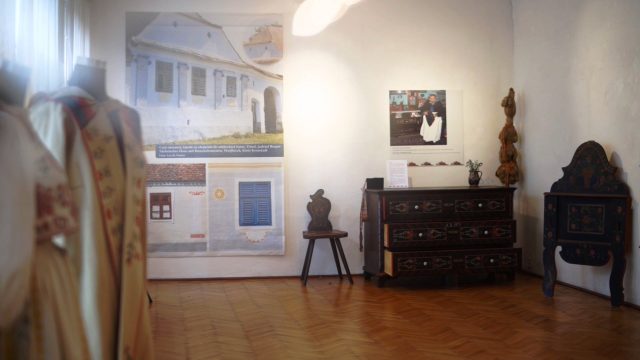 EXPOZITIE COMUNITATI SASESTI Muzeul Municipal