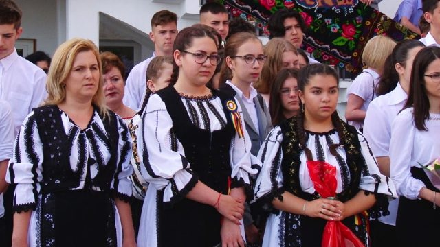 Sfârșit de an școlar la SNG Mediaș în Ia tradițională
