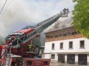 Arde acoperișul mănăstirii Râmeț | Pompierii intervin cu efective mărite