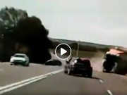 Accident teribil la Turda filmat de camera auto | Un TIR s-a răsturnat după impact