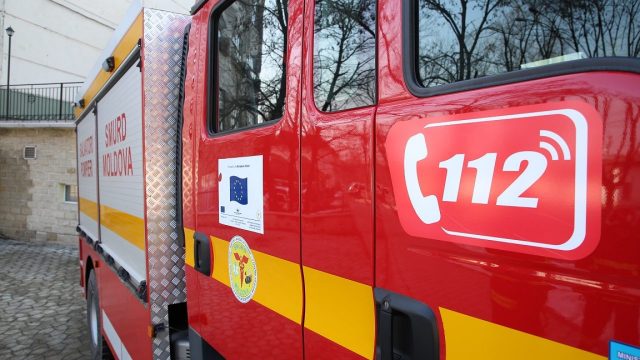 Şi-a prins piciorul în dispozitivul de treierat