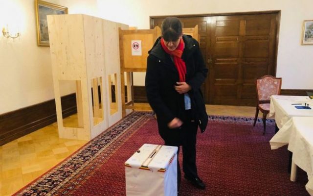 laura codruta kovesi Votul în diaspora Laura Codruţa Kövesi a votat