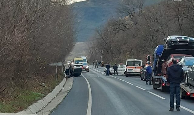 Maşină a Poliţiei lovită pe DN 14