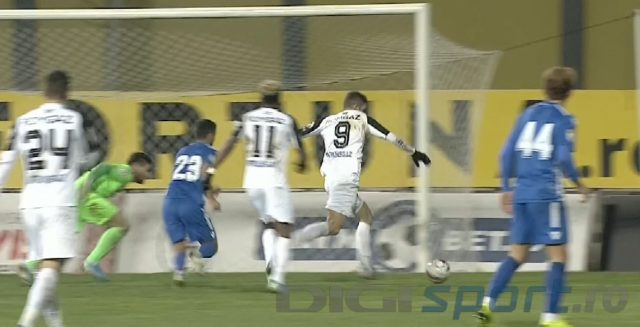 gol sergiu bus cu voluntari