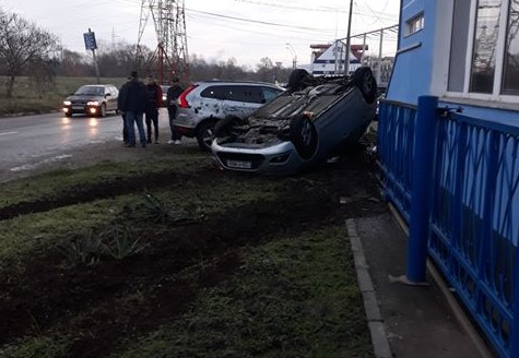 răsturnat cu mașina