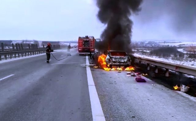 INCENDIU AUTO autoturism