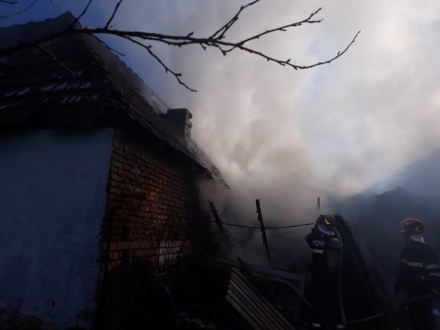INCENDIU TARNAVA garaj auto