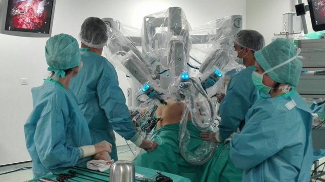 ce este chirurgia robotică