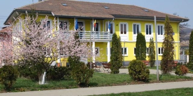 PRIMARIA COPSA MICA de vacanță Primăria Copșa Mică