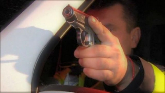 Agresor împușcat de polițiști la Tălmaciu