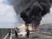 Incendiu pe Autostrada A1 între Sebeș și Sibiu | VIDEO Incendiu pe Autostrada A1 între Sebeș și Sibiu