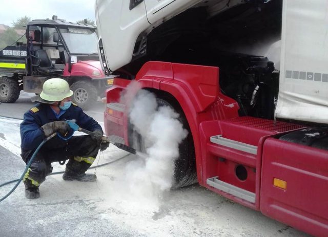 la compartimentul motor