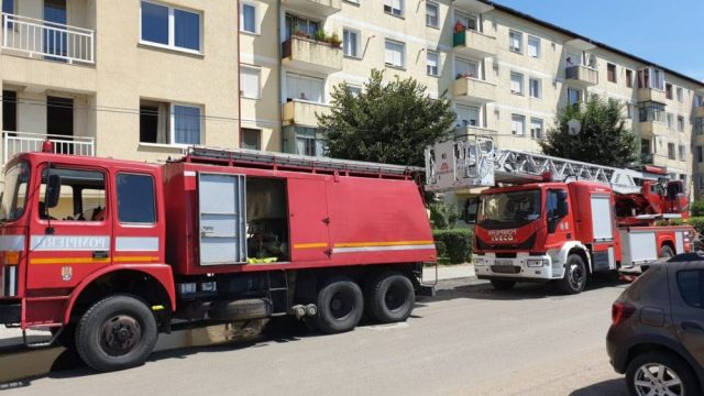 Incendiu la un apartament în cartierul Vasia
