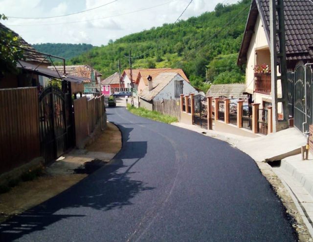 17 străzi din comuna