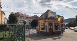 adulții cu COVID-19 - Percheziții la Mediaș și Târnăveni