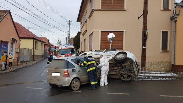 ACCIDENT AXENTE SEVER3 la intersecția străzilor Axente Sever și Păcii.