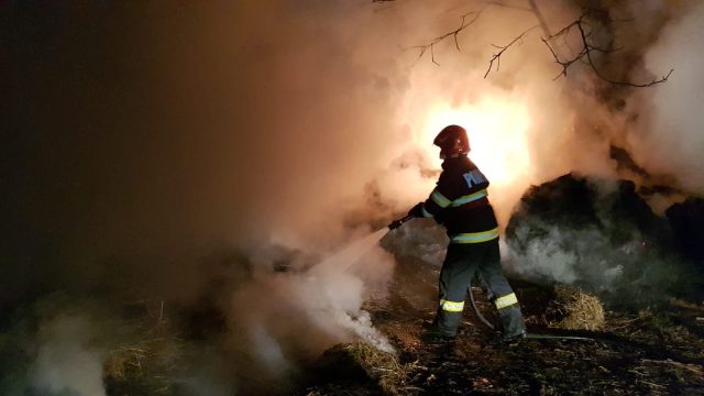 Incendiu baloti2