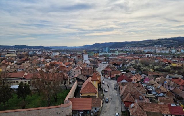 România introduce noi restricții anti COVID