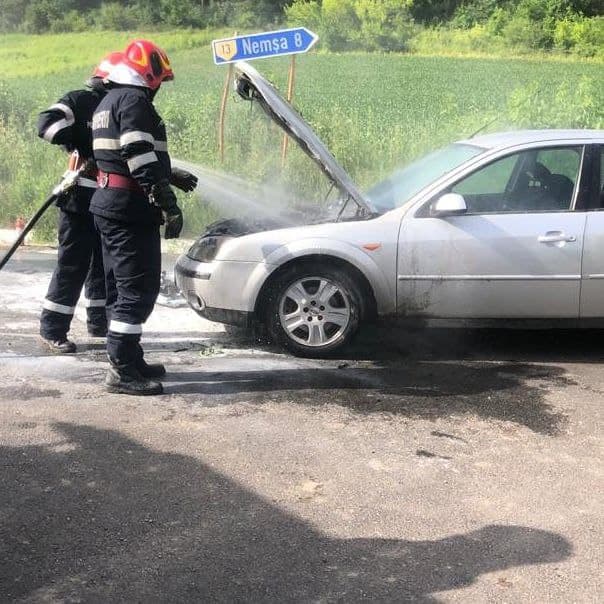 Incendiu auto moșna