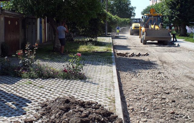 Lucrările de infrastructură din cartierul Vasia continuă
