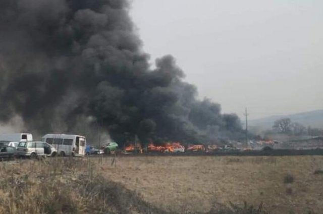 Un incendiu de vegetație a distrus 25 de mașini în județul Mureș