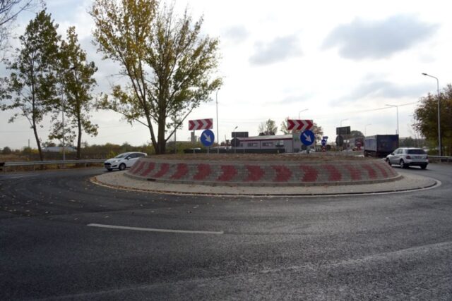 Un grup de parlamentari vor să schimbe regulile de circulație în sensul giratoriu