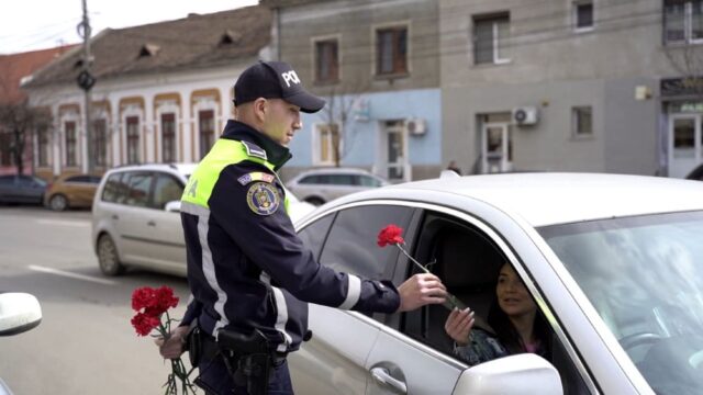 FLORI POLITISTI
