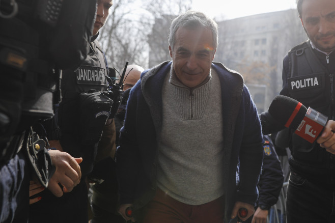 Călin Georgescu a fost ridicat de poliție în timp ce se afla în trafic