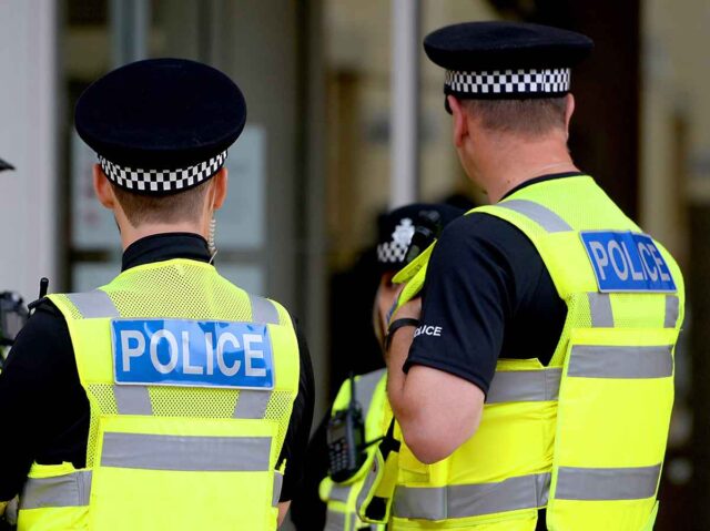 Politia metropolitana Marea Britanie conv copy Medieșean urmărit internaţional depistat cu sprijinul polițiștilor din Marea Britanie