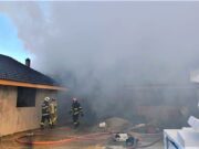 Incendiu la o anexă gospodărească cu risc de propagare | Foto