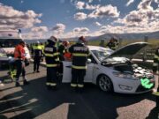 Accident pe A1 după ce o mașină ce intrat în parapetul care desparte sensurile de mers Duminică s-a produs un accident pe A1, după ce o mașină ce intrat în parapetul care desparte sensurile de mers