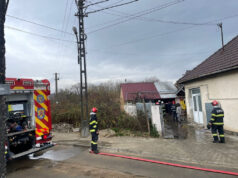 Incendiu la o casă de locuit | Pompierii au intervenit cu 2 autospeciale | Foto