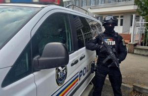 Hoț cu mai multe furturi la activ, prins în flagrant de un polițist aflat în timpul liber