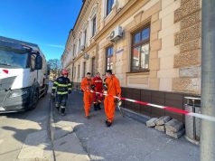 Elevii și profesorii unui liceu din Sibiu evacuați din cauza mirosului de gaz